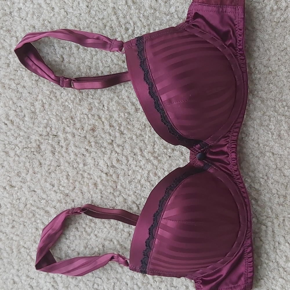 Gillian and O'Malle  Bra 34A Burgundy Wine Maroon